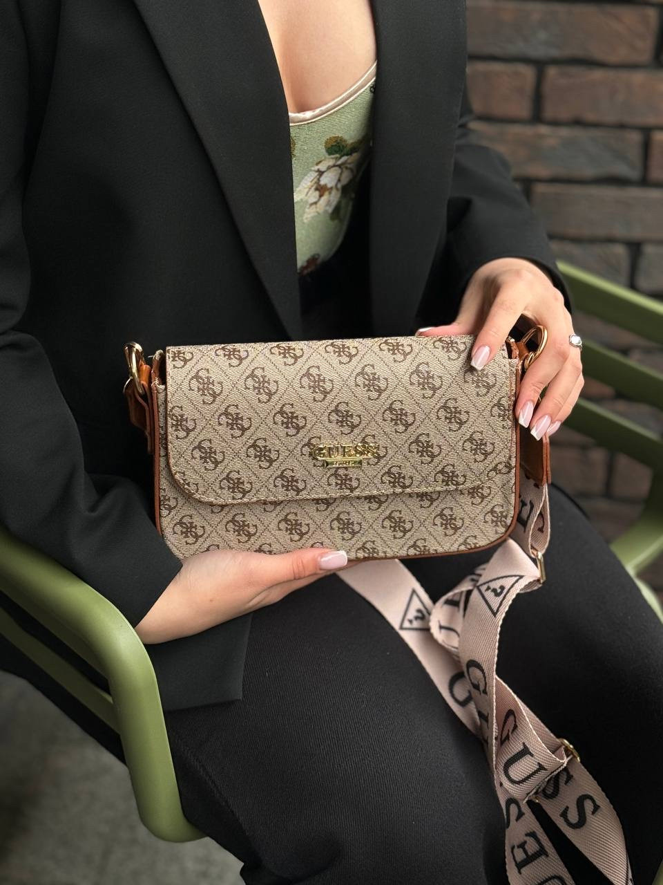Сумка Guess кавова