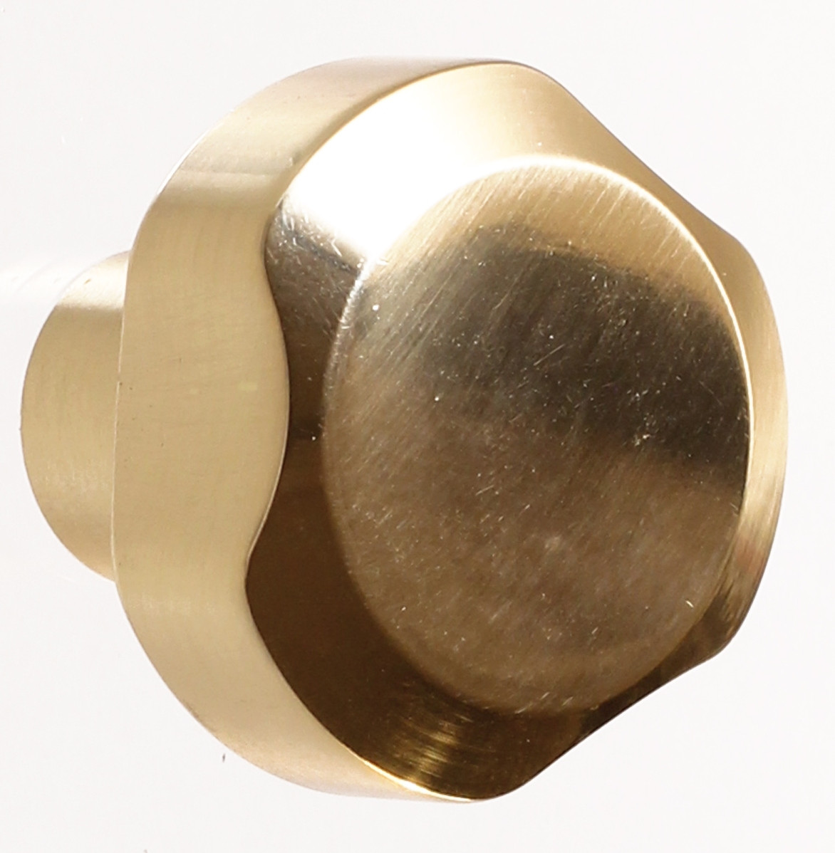 Доплата за колір кноба AKN MP полірована латунь