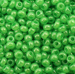 Алебастровий блискучий бісер