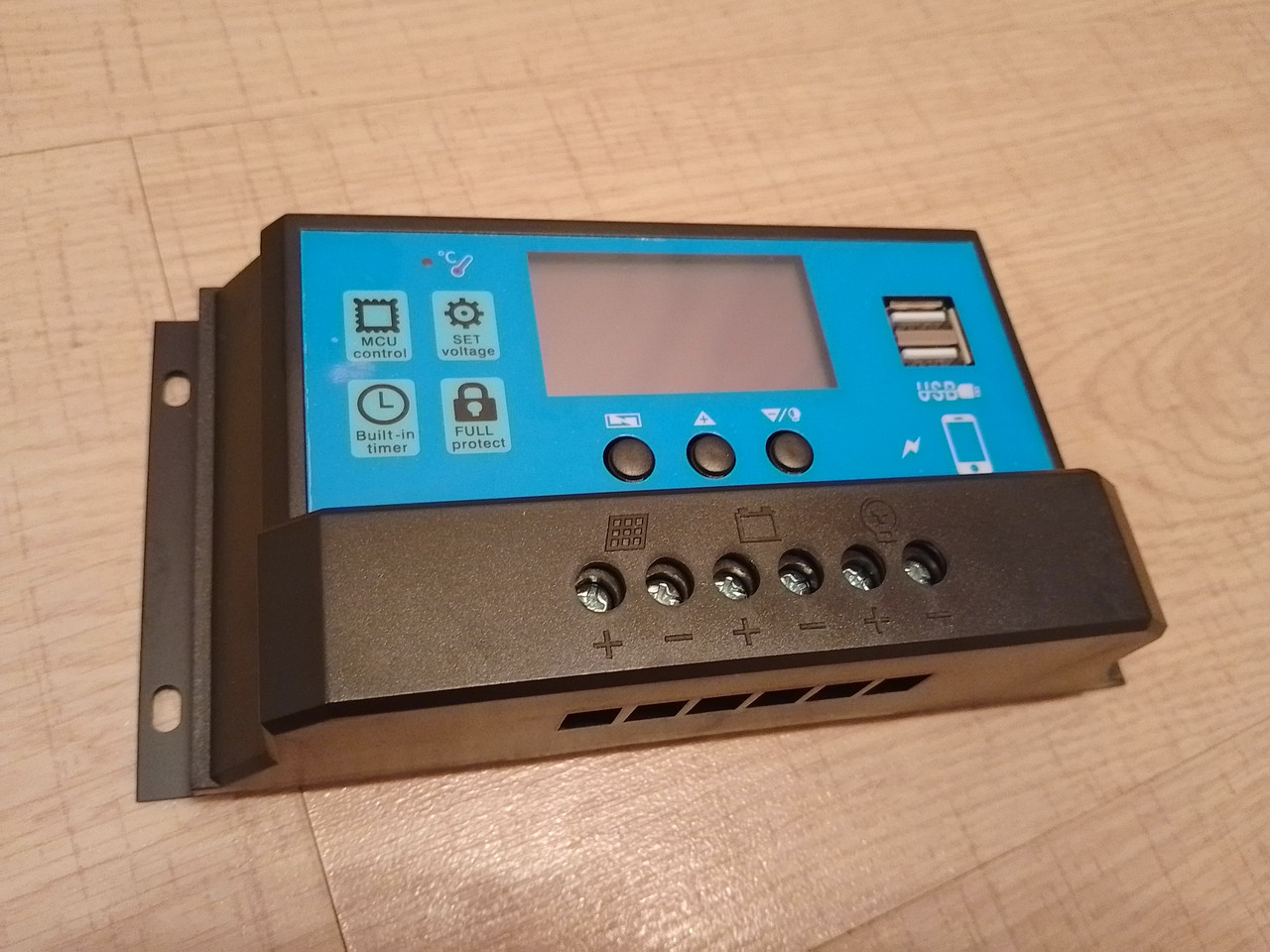 Контролер заряду PWM 60a 12v/24v для сонячних панелей, фото 1