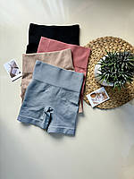 Жіночі короткі спортивні шорти в рубчик