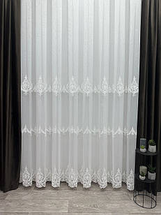 Тюль на основі бамбука з шеніловою вишивкою. Колір: Молочний