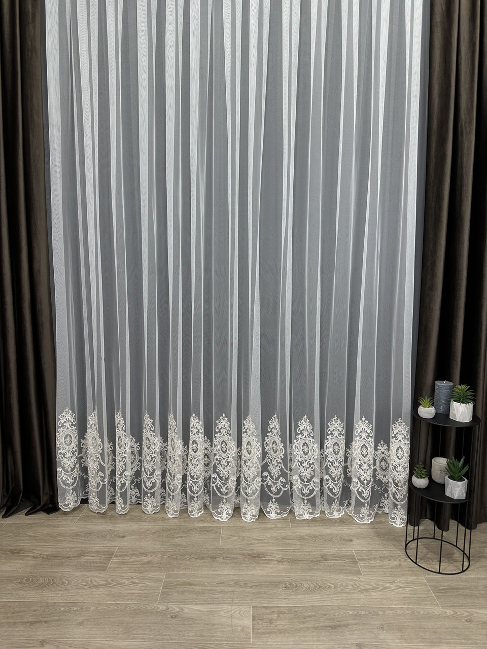 Турецький тюль на основі фатину з вишивкою внизу. Колір: молочний з золотом, фото 1