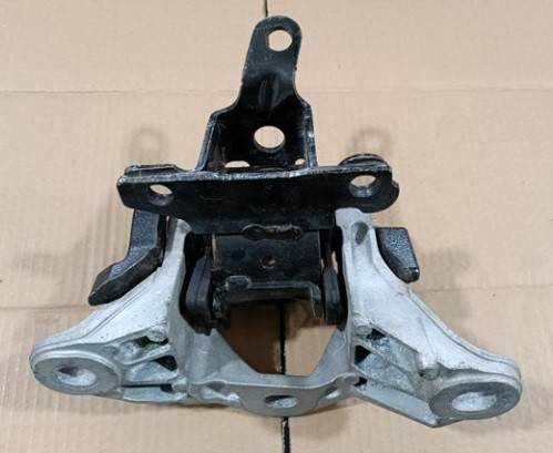 Подушка (опора) двигуна ліва на Mazda 3 (BM) з 2013р.- BHS239070 - MAZDA