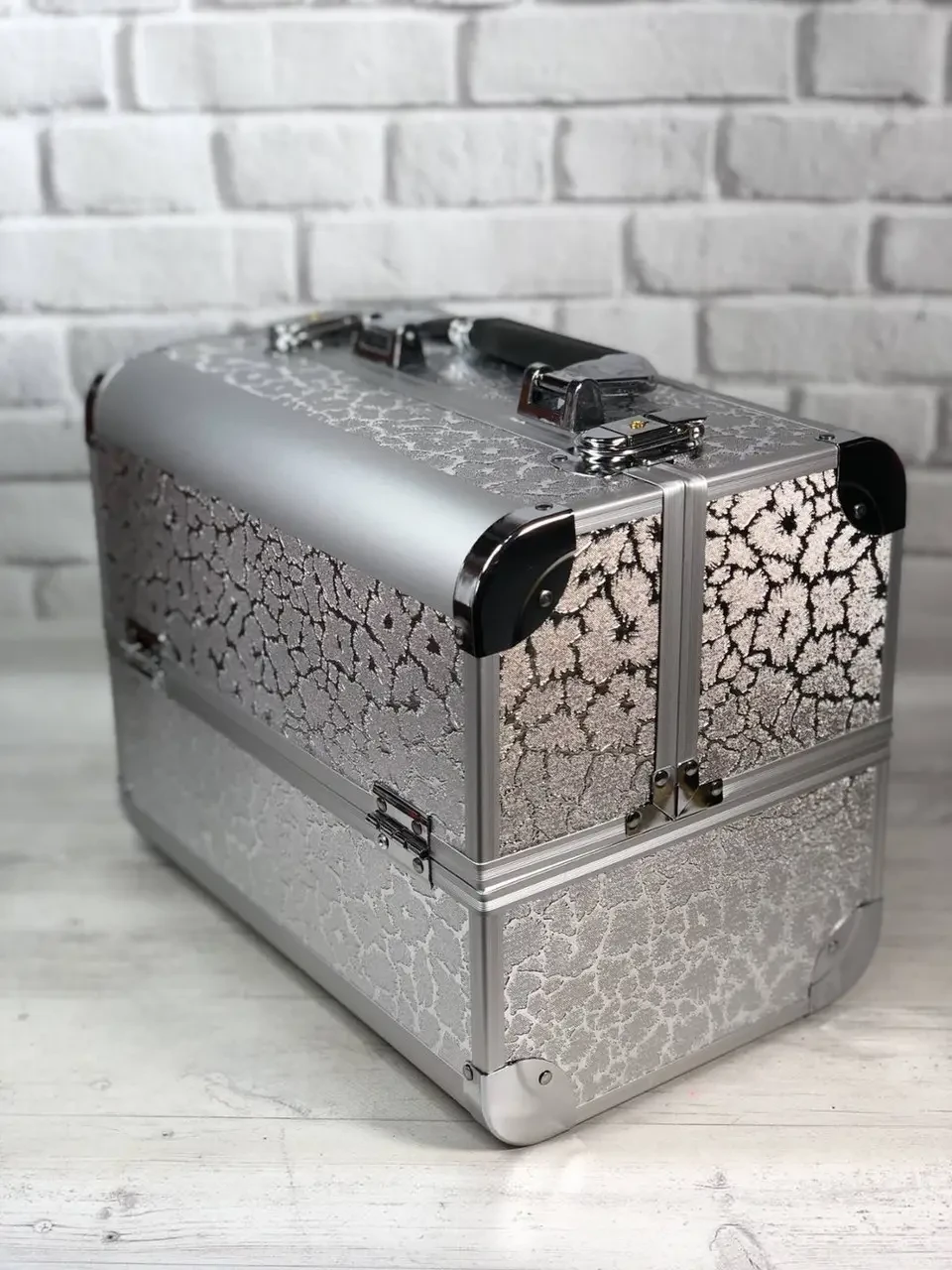 Б'юті-кейс валіза майстра для косметики з розсувними полицями срібло з квітами Ч03177, фото 1