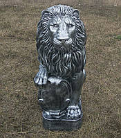 Фігура садова Лев великий 83 см із правим щитом Срібло