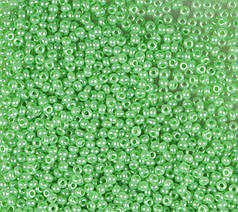 Бісер чеський Preciosa 17356, перлинний, салатовий (10 г)