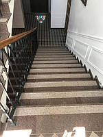 Гранітні сходи та площадка з Токівського граніту 3