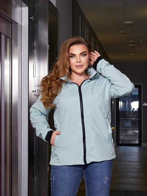 Жіноча вітровка не промокає від дощу у великих розмірах