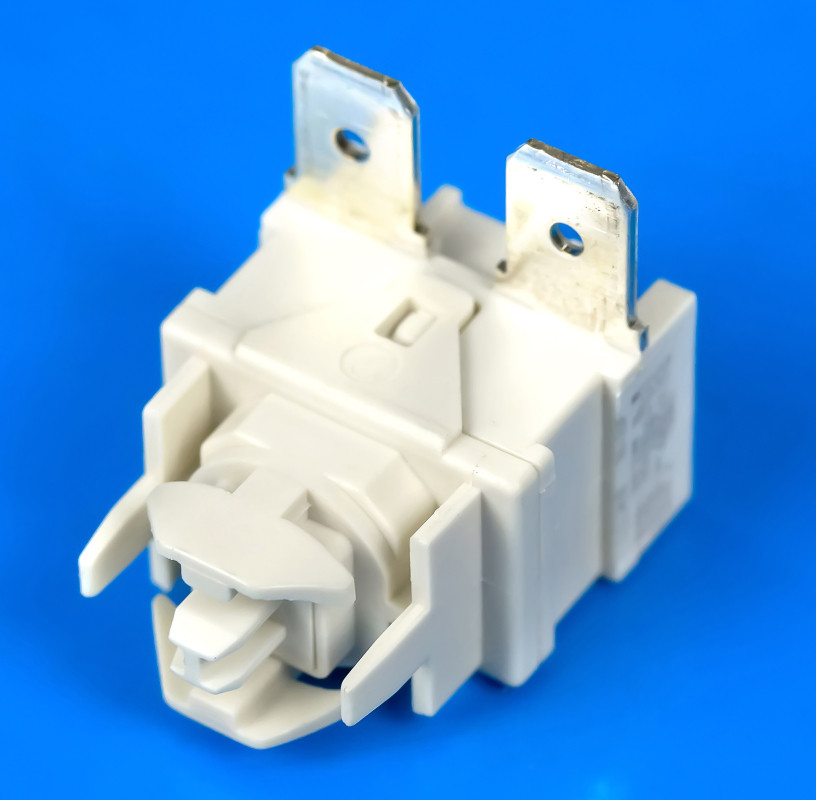 Кнопка для посудомийної машини Indesit Ariston C00140607