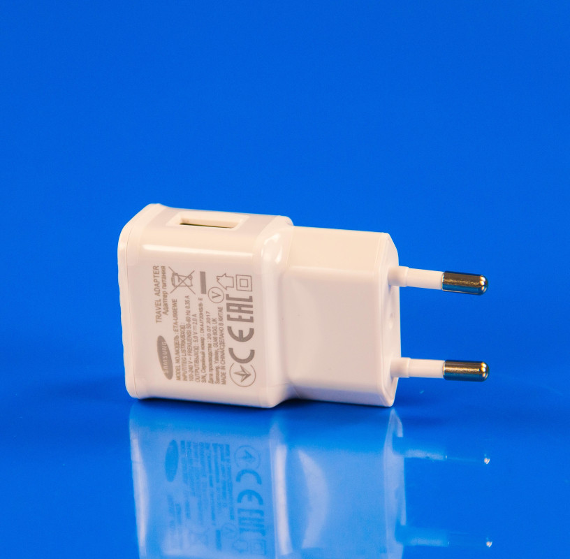 Samsung USB Зарядний пристрій 5V 2A для Мобільних Телефонів ETA-U90EWE