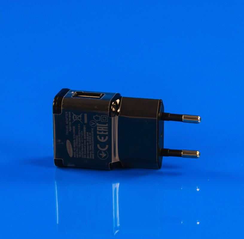Зарядний пристрій для мобільного телефона microUSB 5 V 2 A Samsung ETA-U90EBE
