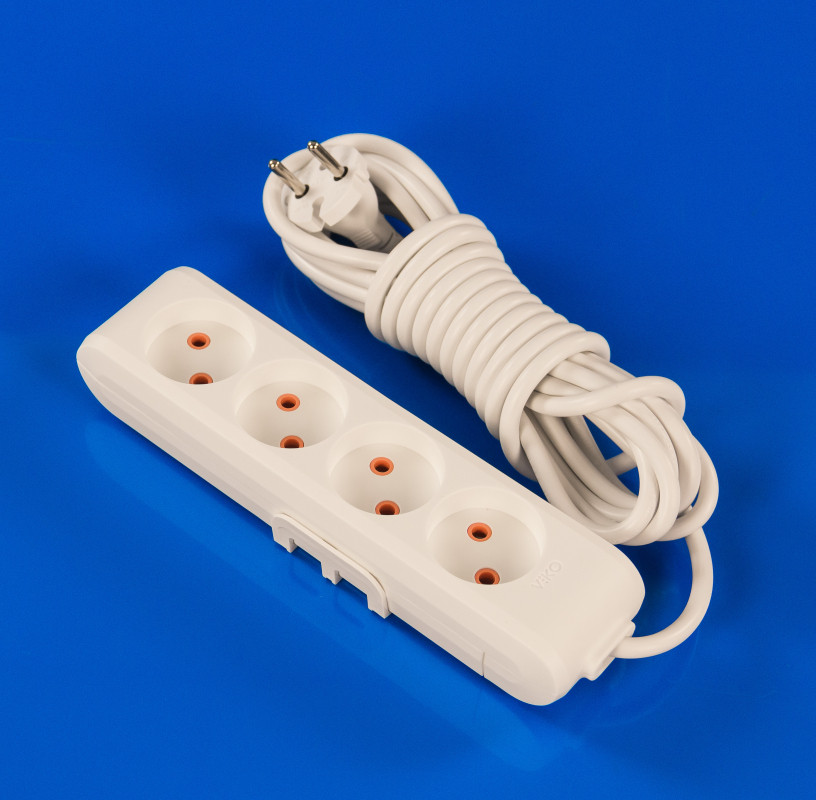 Подовжувач на 4 розетки 5 м Viko PowerStrip, фото 1