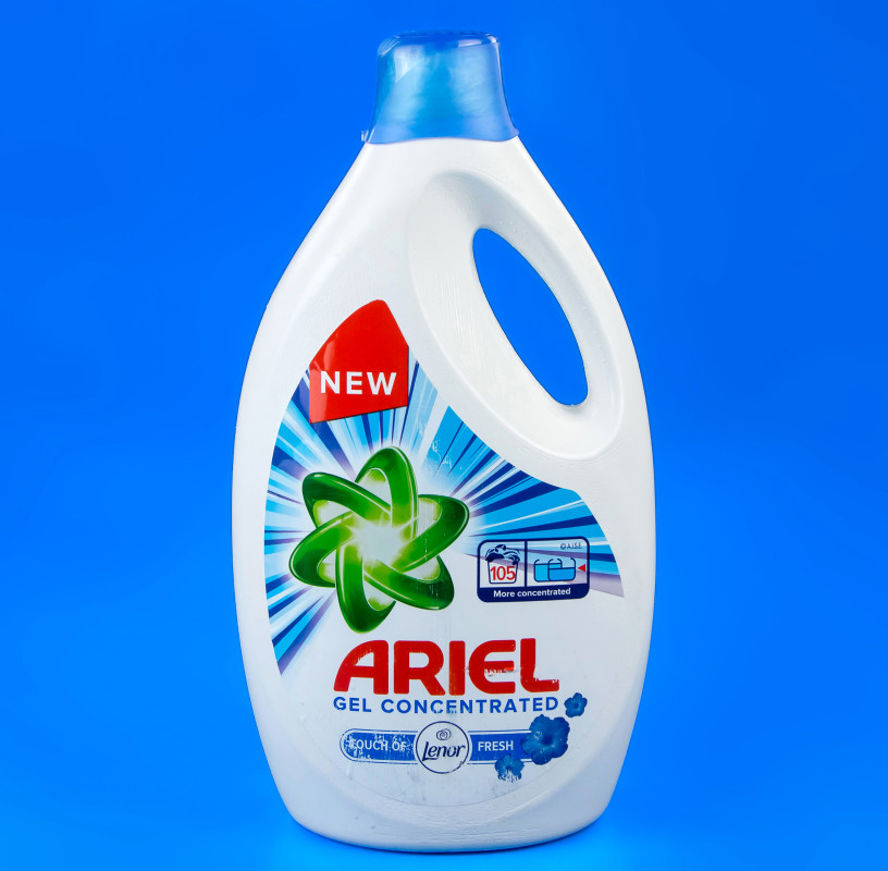 Універсальний пральний гель Ariel "Свіжість Lenor", 5.7 л