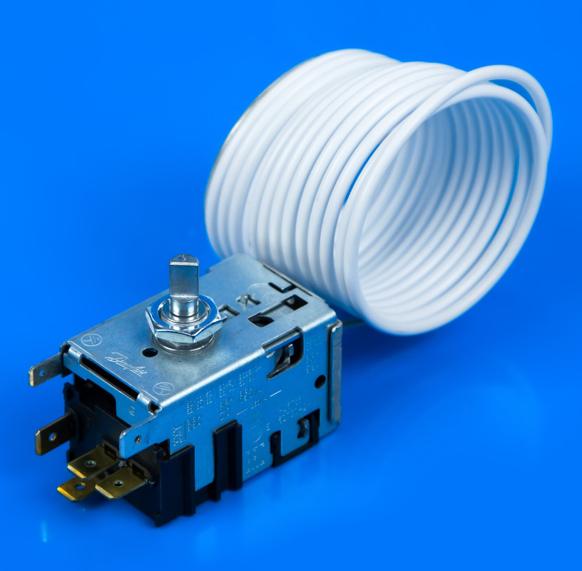 Термостат для холодильника Danfoss 2,5 м 077B3680
