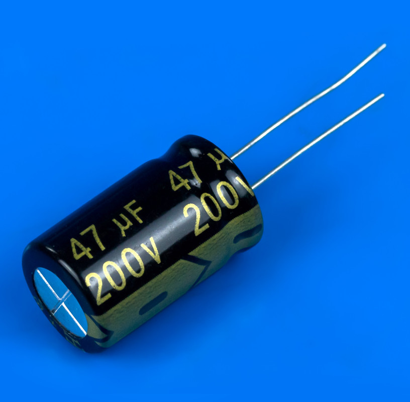 Полярний конденсатор 47 мкФ 200 В радіодеталь, фото 1