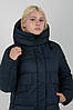 Жіночий теплий зимовий пуховик середньої довжини з капюшоном, фото 3
