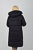 Жіночий чорний теплий зимовий пуховик середньої довжини з капюшоном, фото 2