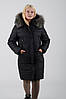 Жіночий чорний теплий зимовий пуховик середньої довжини з з хутром, фото 3