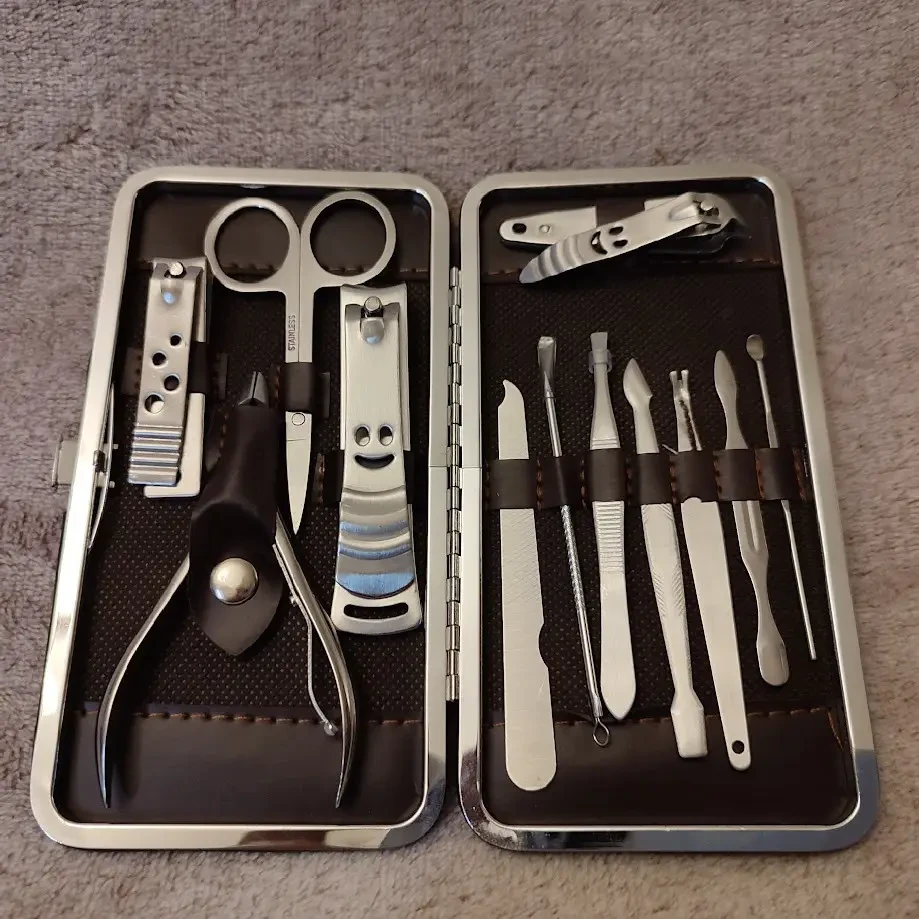 Набір манікюрних інструментів в елітному чохлі з малюнком 12 в 1. SV227, фото 1