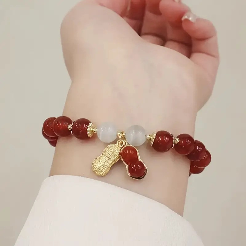 Браслет з червоними намистинами і талісманом-арахісом: символ удачі та сприятливих подій безрозмірний, фото 1