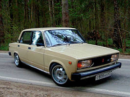 LADA 2105 (1980–2010)
