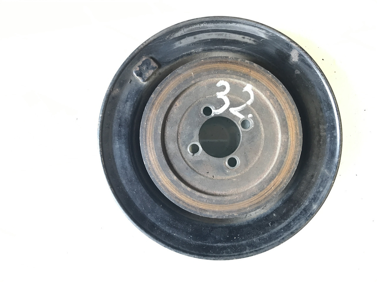 Шків насоса гідропідсилювача керма Mercedes-Benz W124 200D 6012000305 No32