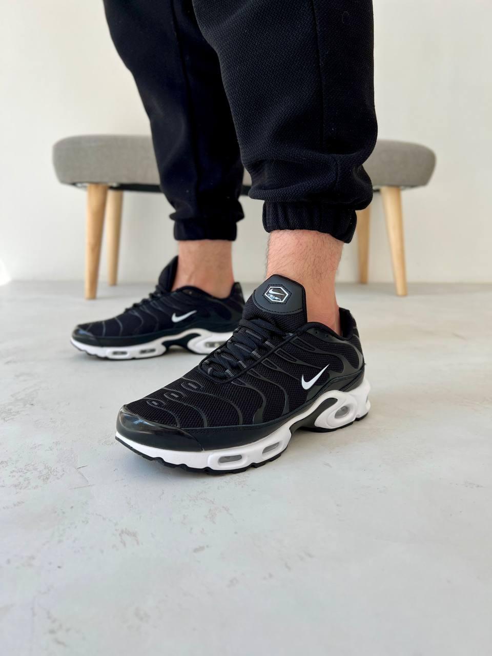 Чоловічі спортивні кросівки Nike Air Max TN black white 2.0 (чорні з білим) стильні кроси Ar99588 Найк vkross