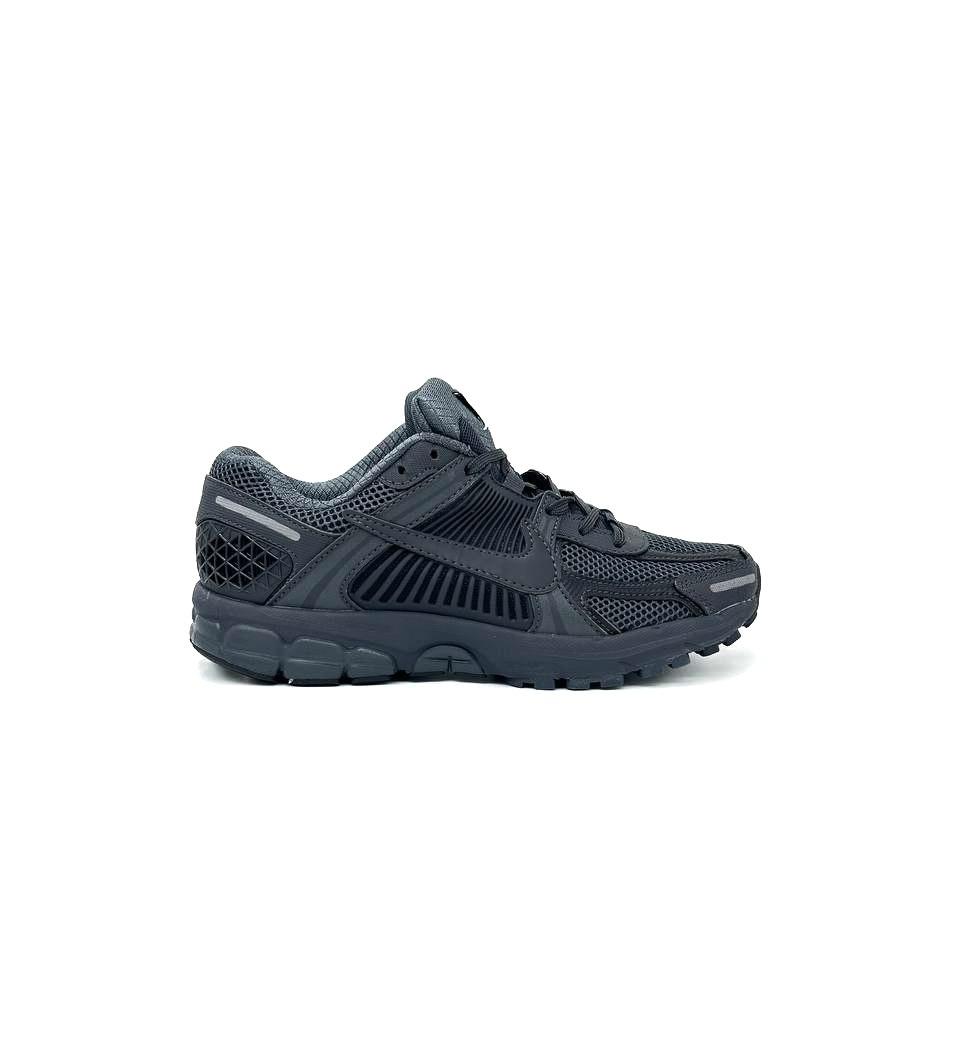 Чоловічі кросівки Nike Air Zoom Vomero 5 Gray Black (сіро-чорні) стильні кросівки D555 Найк