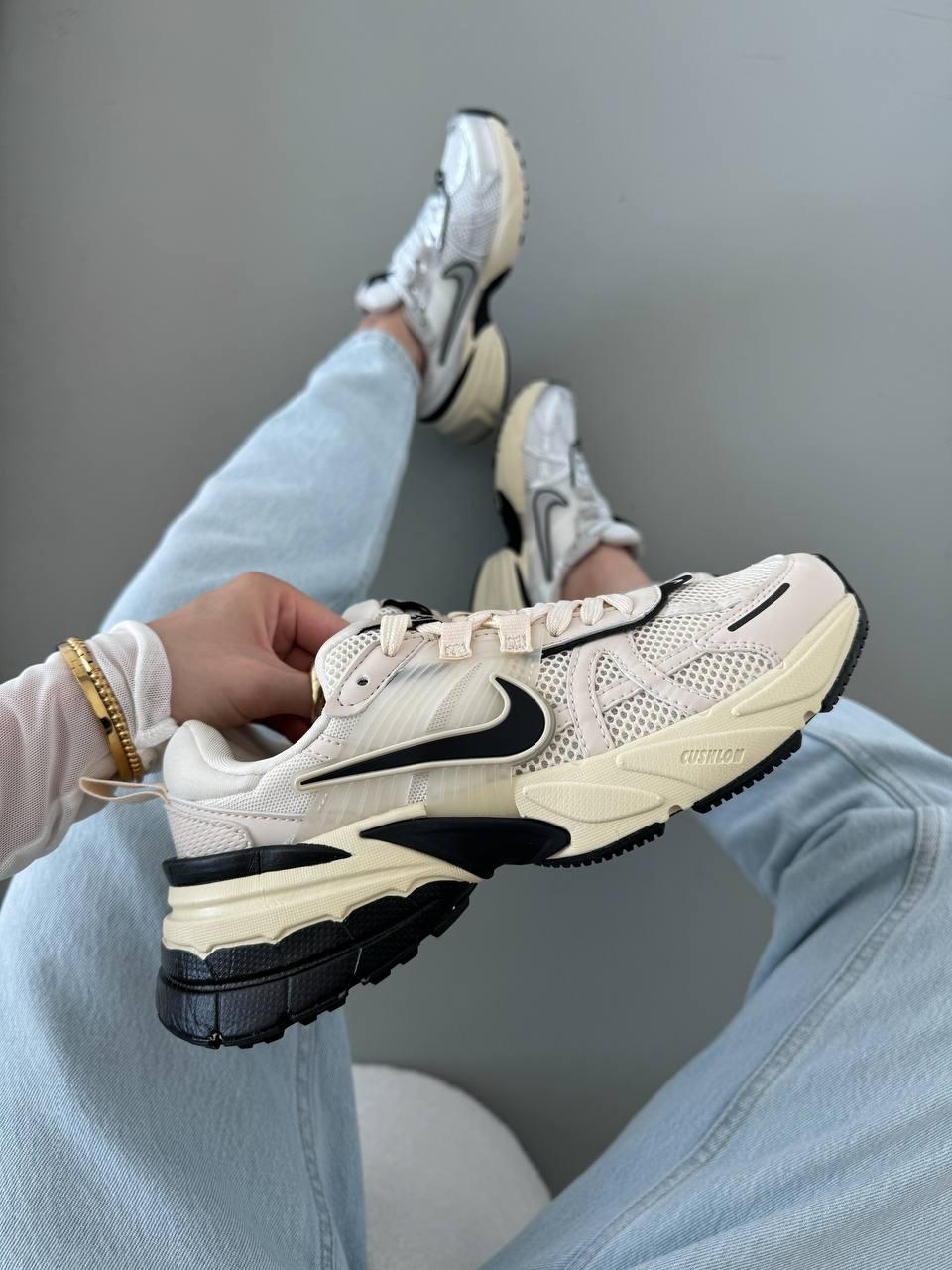 Жіночі кросівки Nike Runtekk Summit (білі з чорним) модні демісезонні кроси 5661457 Найк vkross, фото 1