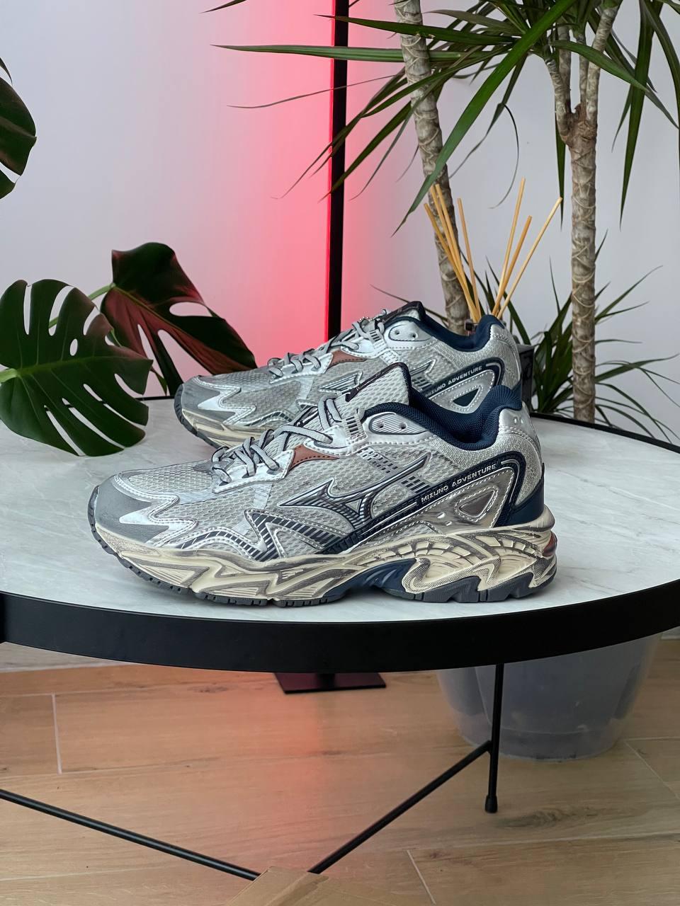 Чоловічі кросівки Mizuno Adventure Grey White (сіро-білі) стильні кросівки 1381 Мизуно vkross