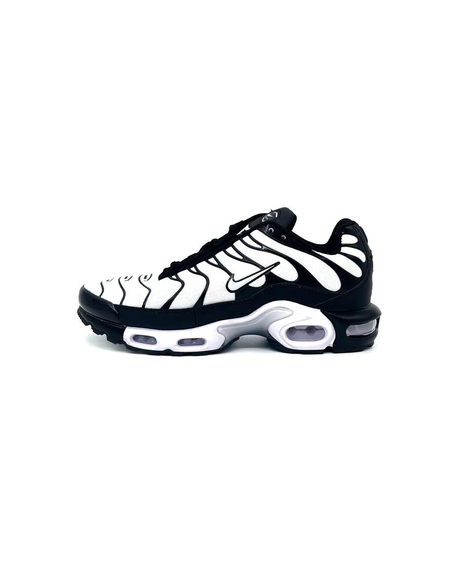 Чоловічі кросівки Nike Air Max Plus TN White/Black (білі з чорним) стильні кроси D549 Найк vkross