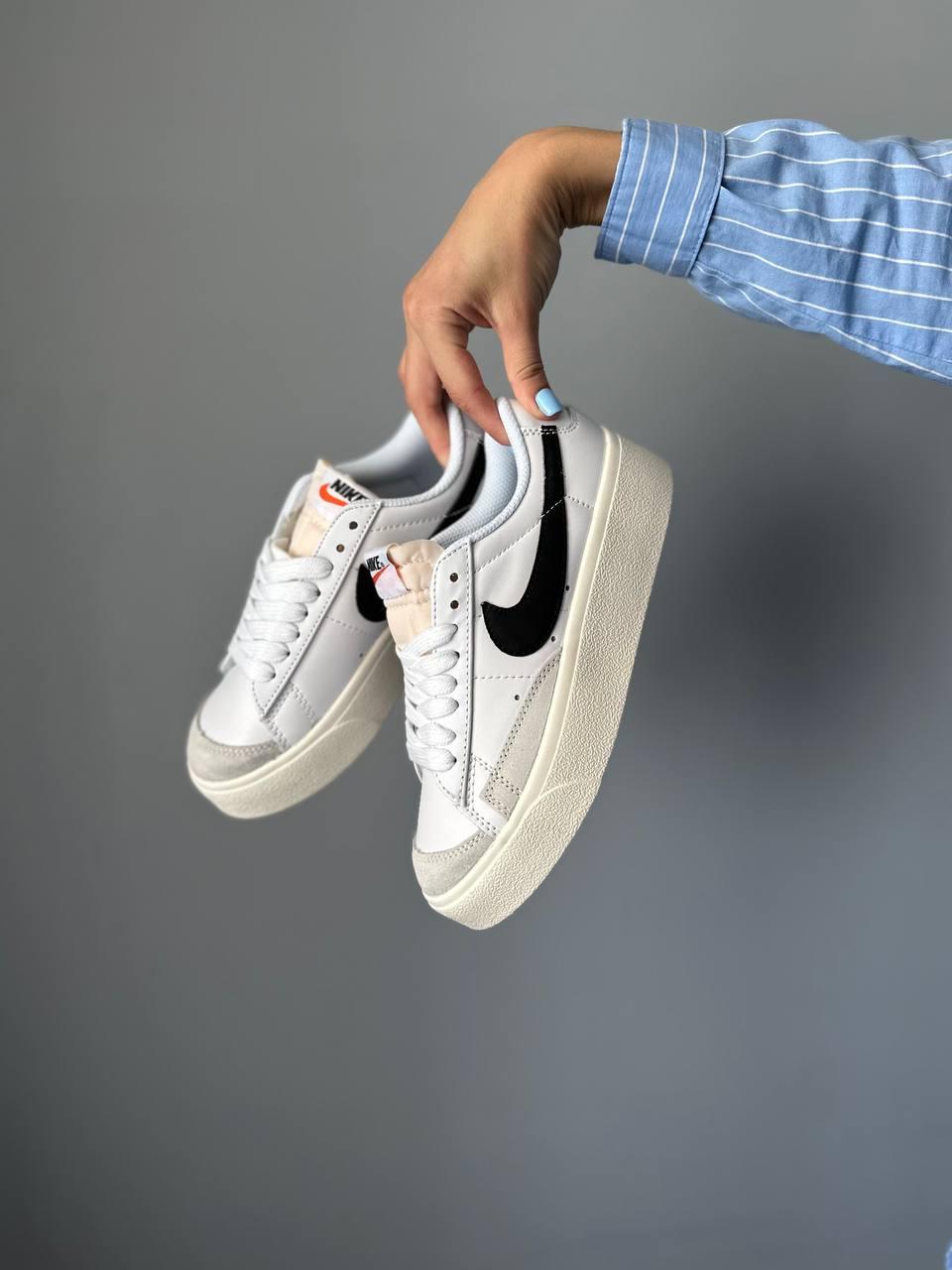 Жіночі демісезонні кросівки Nike Blazer Low Platform (білі з чорним) модні повсякденні кроси 0114 Найк vkross