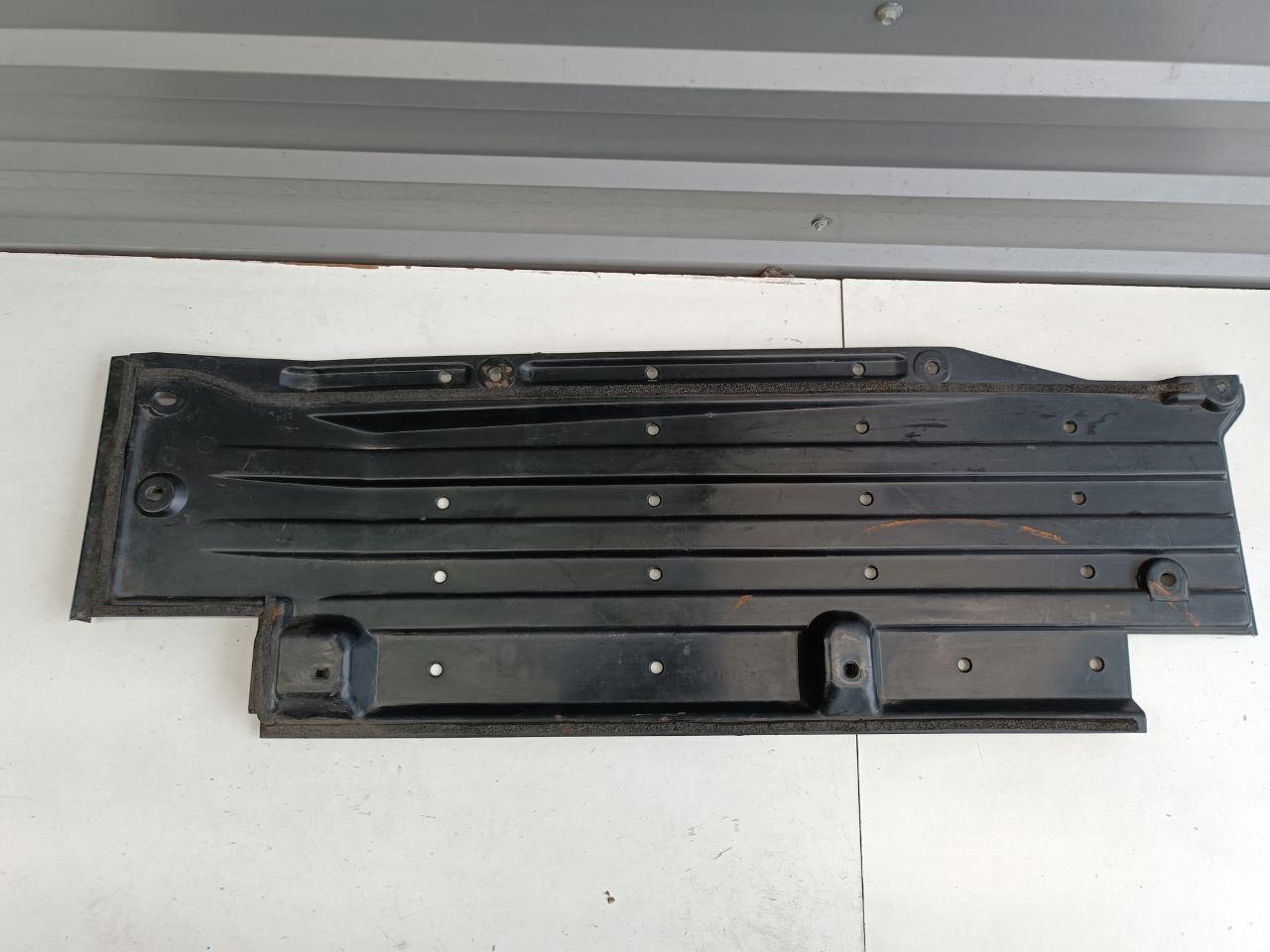 Захист днища лівий на Mazda 3 (BK) з 2003р.- BR5S56371 - MAZDA