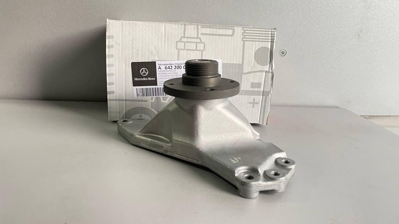 Підшипник кронштейн гідромуфти OM 642 Mercedes Sprinter W906 3.0 CDI - Mercedes-Benz - Оригінал, фото 1