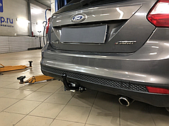 Фаркоп Ford Focus III хетчбек 2011-2018 (Форд Фокус 3) польський на болтах