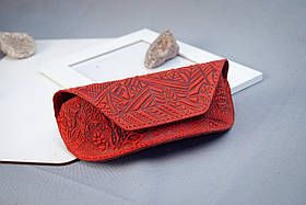 Футляр для окулярів шкіряний червоний з орнаментом Карпати | очешник шкіра