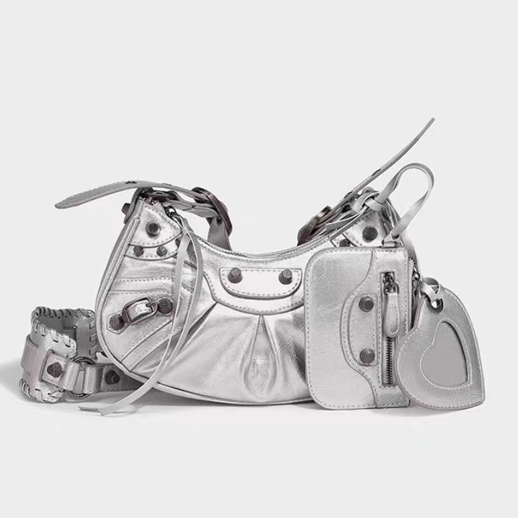 Жіноча сумка 8819 крос-боді лакова сіра срібляста, фото 1