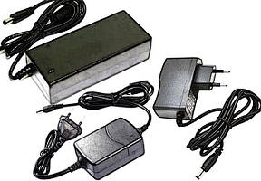 Блоки живлення адаптери в пластиковому корпусі