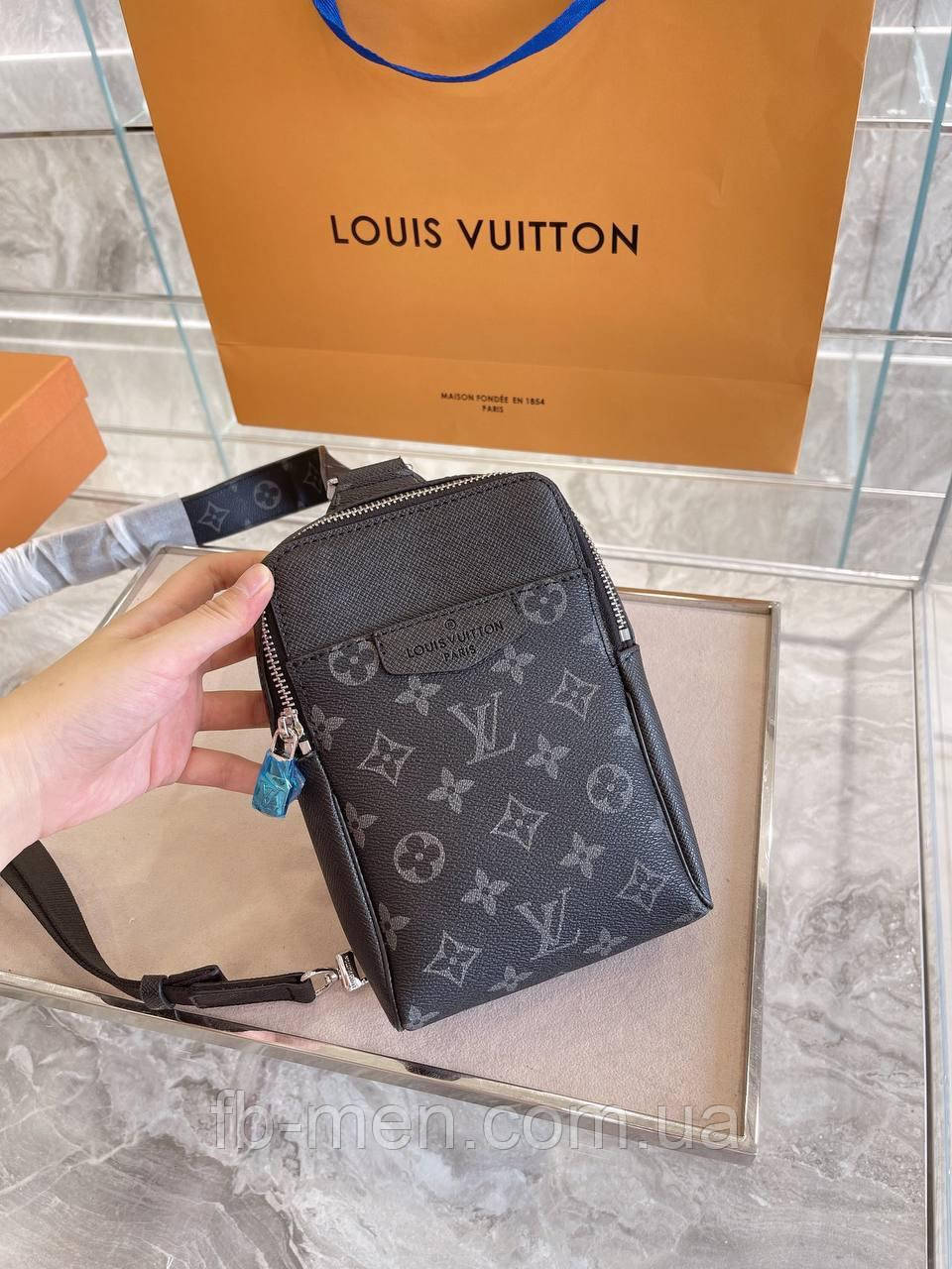 Сумка чоловіча Louis Vuitton Outdoor Monogram Taigarama слінг преміум'якість