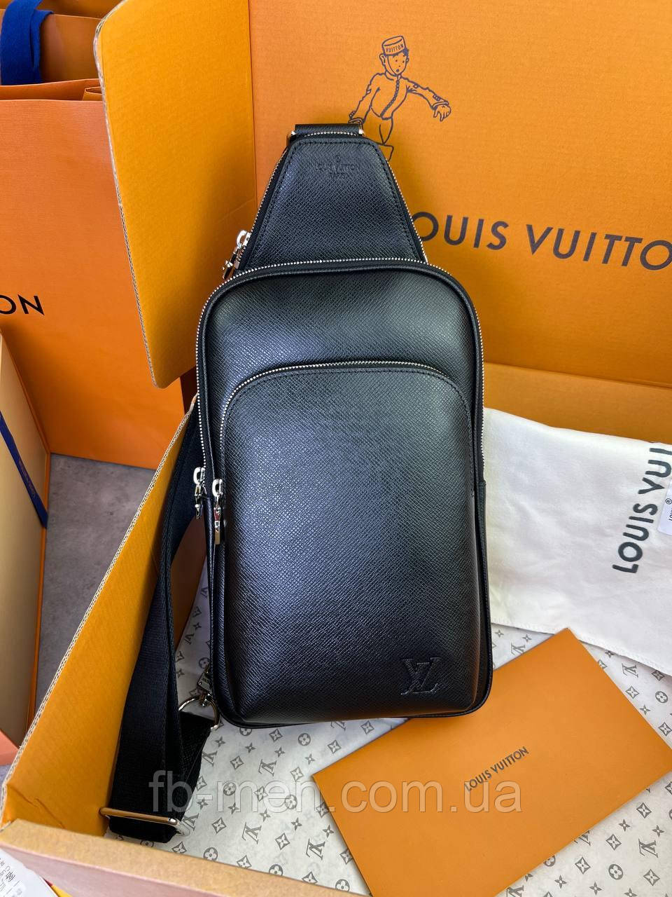 Сумка-слінг Louis Vuitton Avenue NM Taiga шкіряна чоловіча чорна преміум'якість