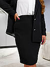 Жіночий діловий чорний костюм з жакета та спідниці великі розміри, фото 3