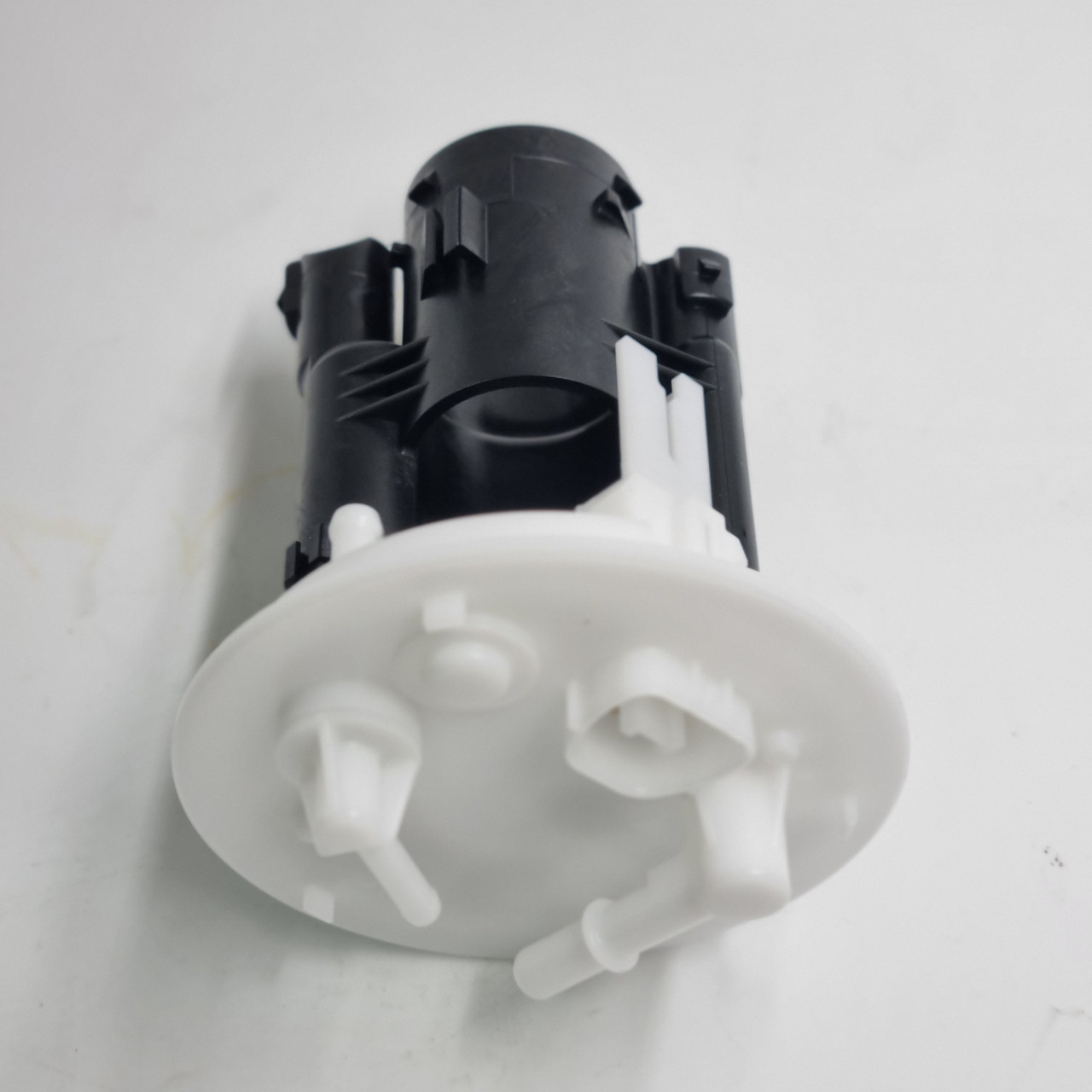 Оригінальний фільтр паливний у зборі MR552781 Лансер, Аутлендер