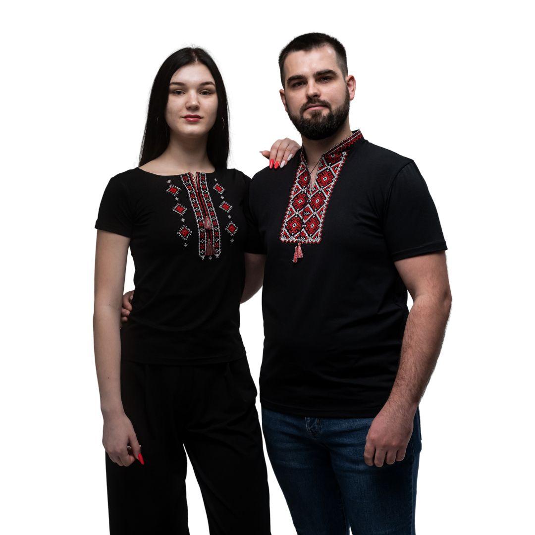 Парний комплект чорних вишитих футболок