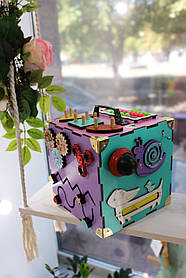 Розвиваючий дерев'яний Бізікуб 23х23х23 см, різнокольоровий