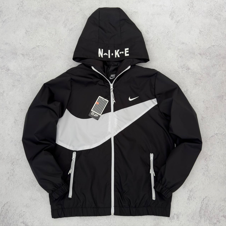Чоловіча вітровка Nike з капюшоном Найк чорно-біла куртка з плащової тканини молодіжна стильна для прогулянок