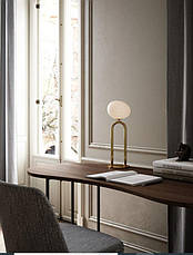 Настільна лампа металева 1 патрон Е27 біле скло/латунь 22х47 см, фото 4