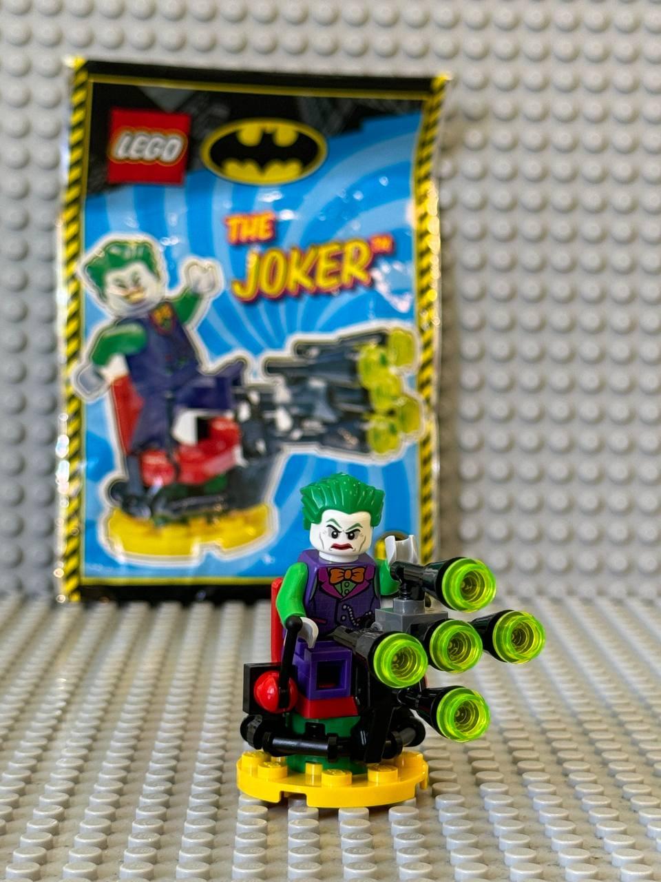 LEGO Batman 212116 Superheroes: The Joker with Glue Gun мініфігурка : ексклюзивна колекційна Джокер із Пушкою, фото 1
