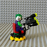LEGO Batman 212116 Superheroes: The Joker with Glue Gun мініфігурка : ексклюзивна колекційна Джокер із Пушкою, фото 6