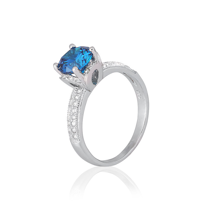 Срібна каблучка з фіанітами, Розмір 17,0, Вага: 3.0 г